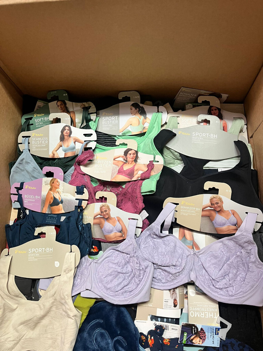 Unsere Produkte sind sowohl auf www.restposten24.de als auch auf www.merkandi.de zu sehen.Wir nutzen die Webseite der Sellcity um unsere Verkaufsreichweite zu erweitern.